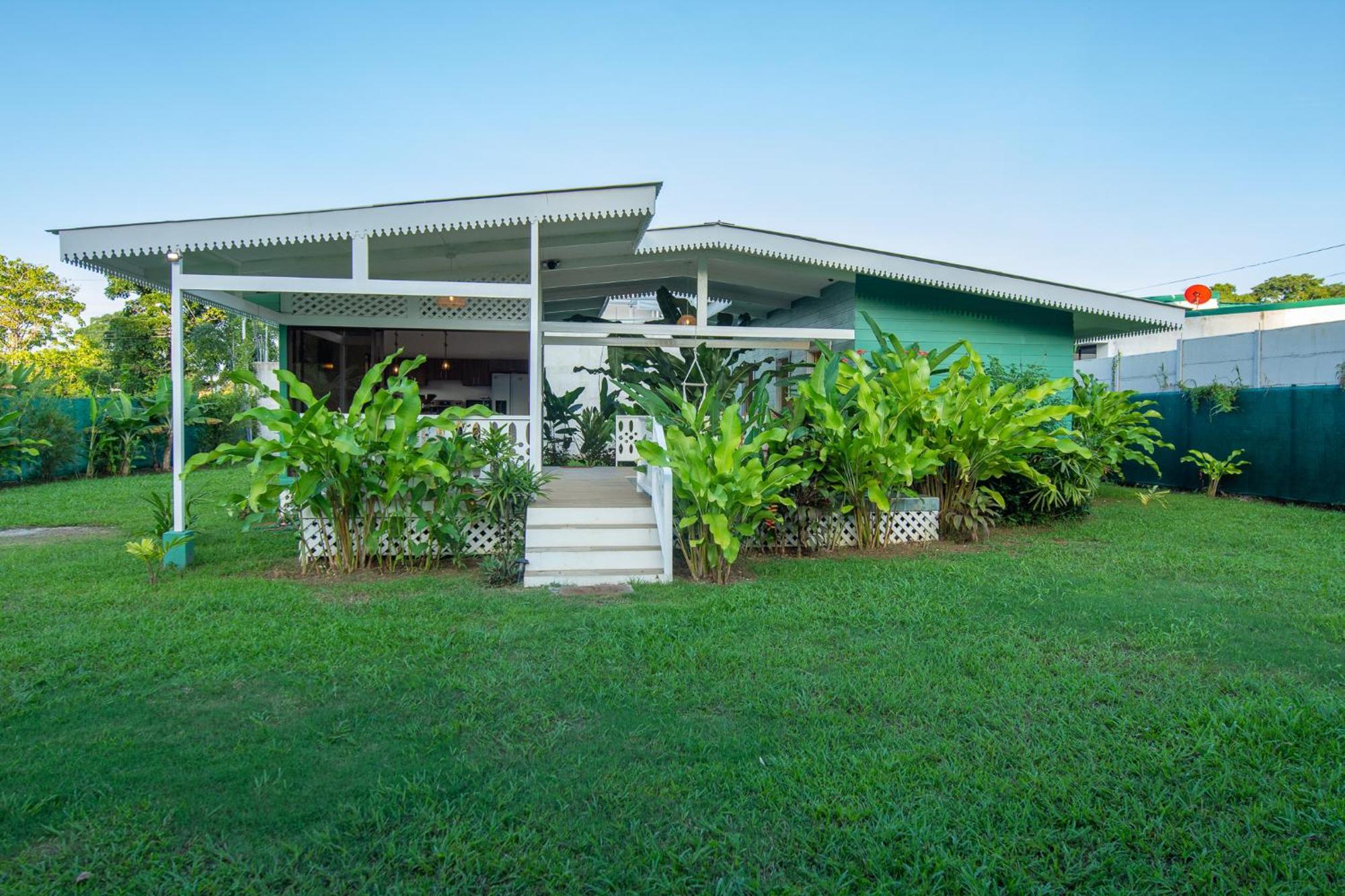Namaitami Casa Hermosa Con Ac Y Piscina A Solo 650 Metros Del Parque Nacional Cahuita Ngoại thất bức ảnh